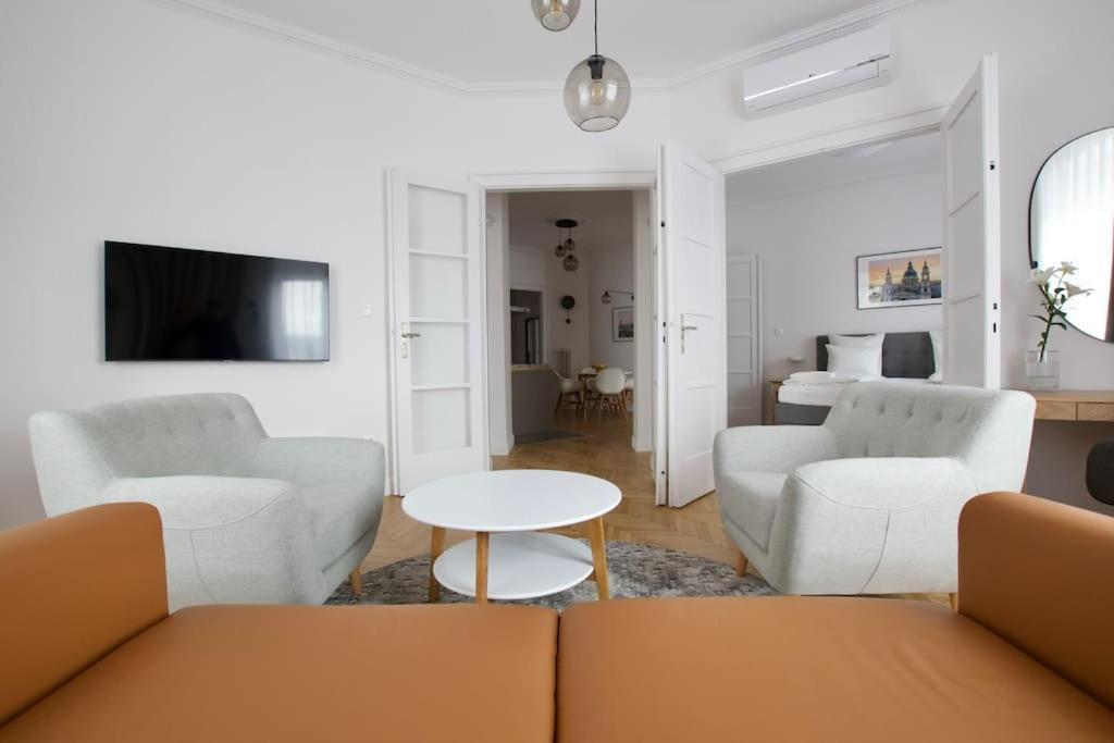 Premium Apartment By Hi - Central 2 Bedroom - Best View Budapešť Exteriér fotografie