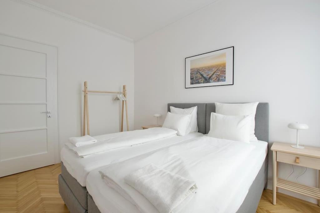 Premium Apartment By Hi - Central 2 Bedroom - Best View Budapešť Exteriér fotografie