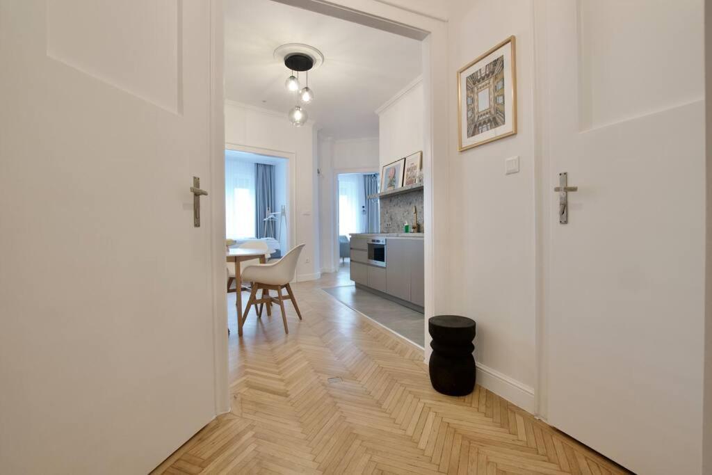Premium Apartment By Hi - Central 2 Bedroom - Best View Budapešť Exteriér fotografie